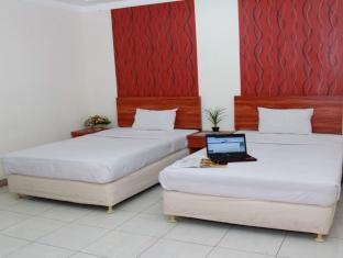 Boulevard Hotel Makassar Extérieur photo